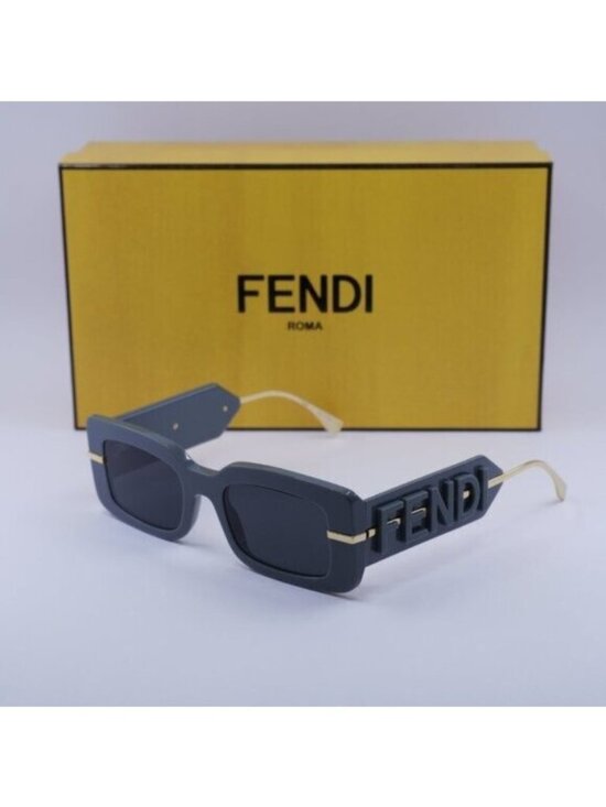 Fendi FE40133I 20A Rectangle Sunglasses - Grey Gold/Smoke main image 4